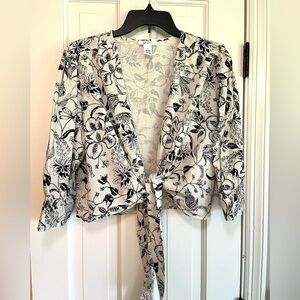 New Black and Off-white Linen Floral crop style tie front Top Women's Large